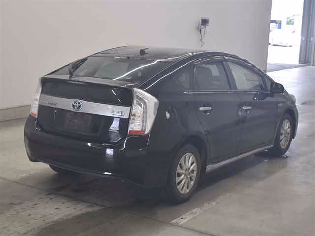 TOYOTA PRIUS PHV