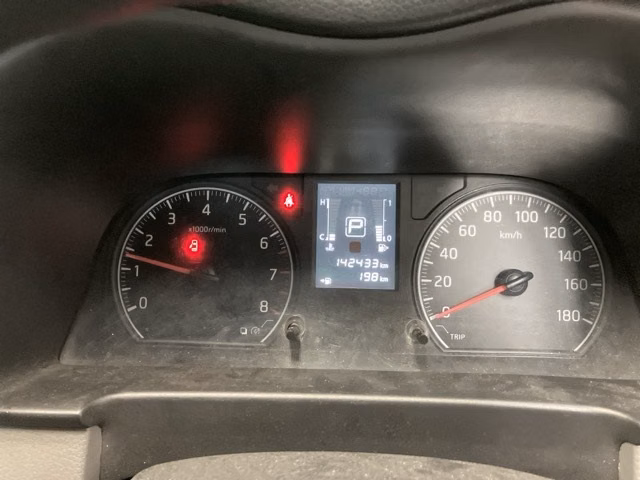 NISSAN NV350 CARAVAN