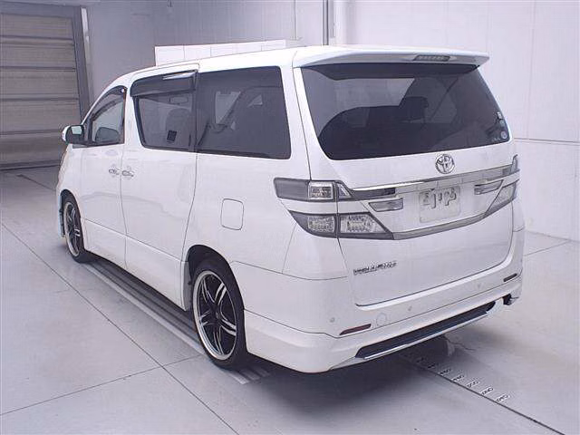 TOYOTA VELLFIRE