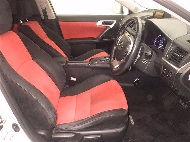 LEXUS CT200H