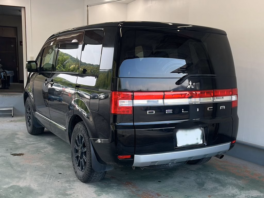 MITSUBISHI DELICA D:5
