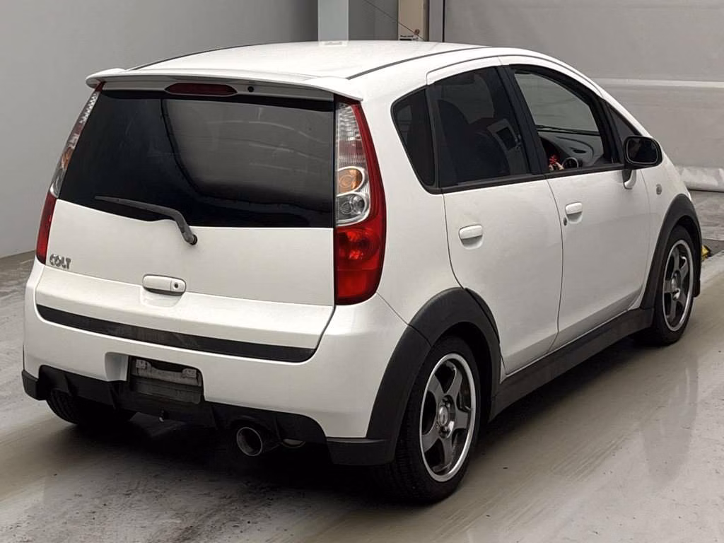 MITSUBISHI COLT