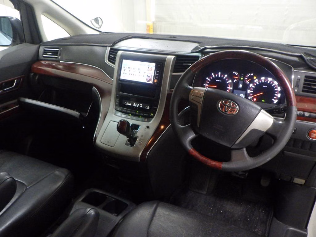 TOYOTA ALPHARD