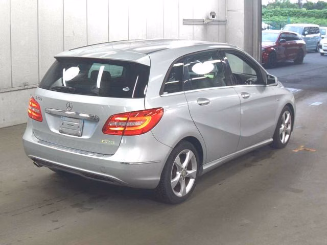MERCEDES-BENZ B-CLASS