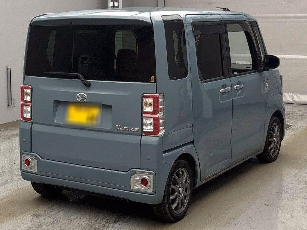 DAIHATSU WAKE