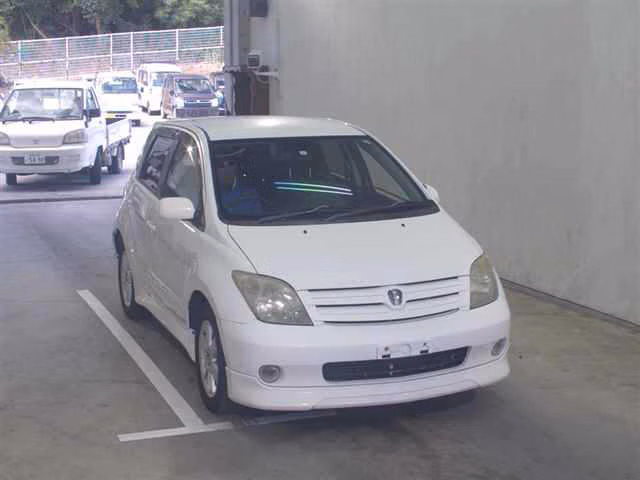 TOYOTA IST