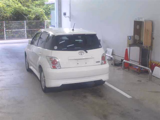 TOYOTA IST
