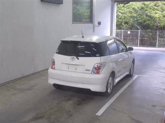 TOYOTA IST