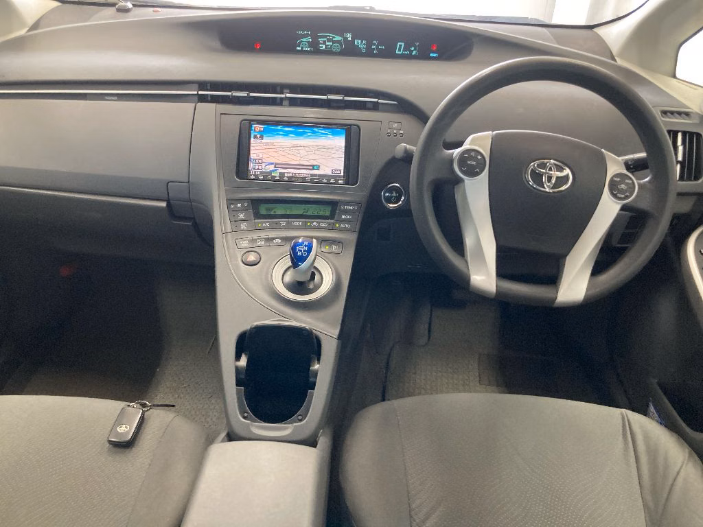 TOYOTA PRIUS