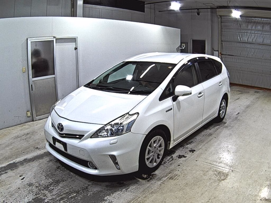 TOYOTA PRIUS ALPHA