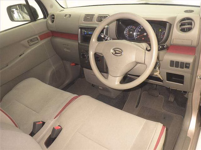 DAIHATSU MOVE CONTE