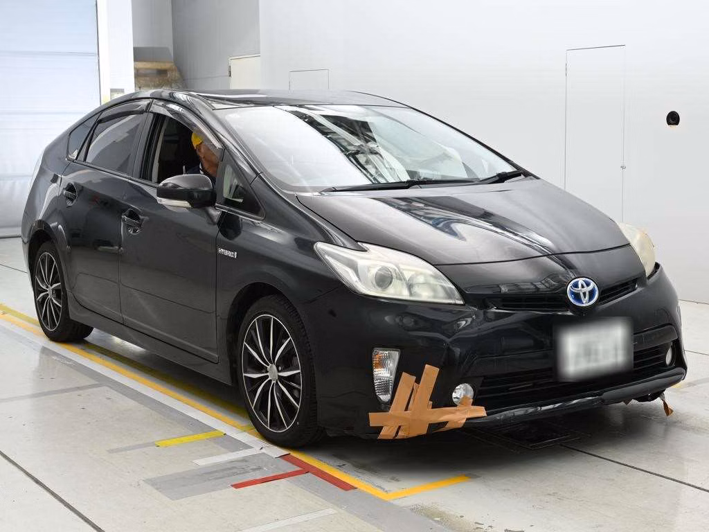 TOYOTA PRIUS
