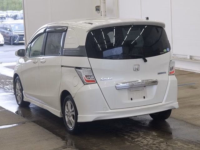 HONDA FREED SPIKE