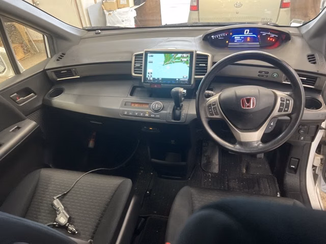 HONDA FREED SPIKE