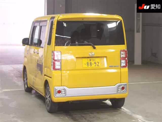 DAIHATSU WAKE