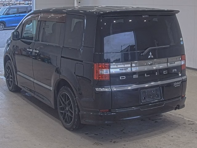MITSUBISHI DELICA D:5