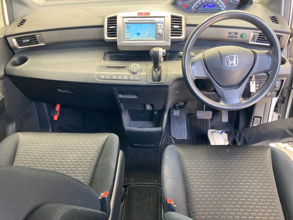 HONDA FREED SPIKE