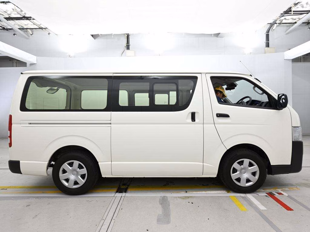 TOYOTA REGIUS ACE