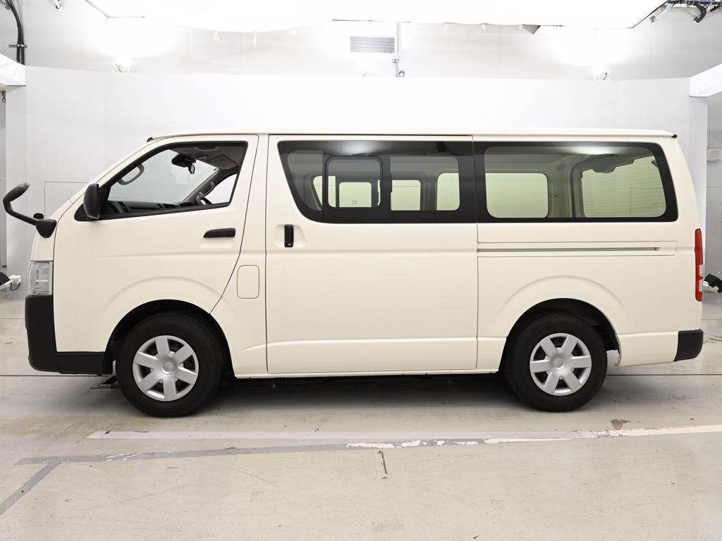 TOYOTA REGIUS ACE