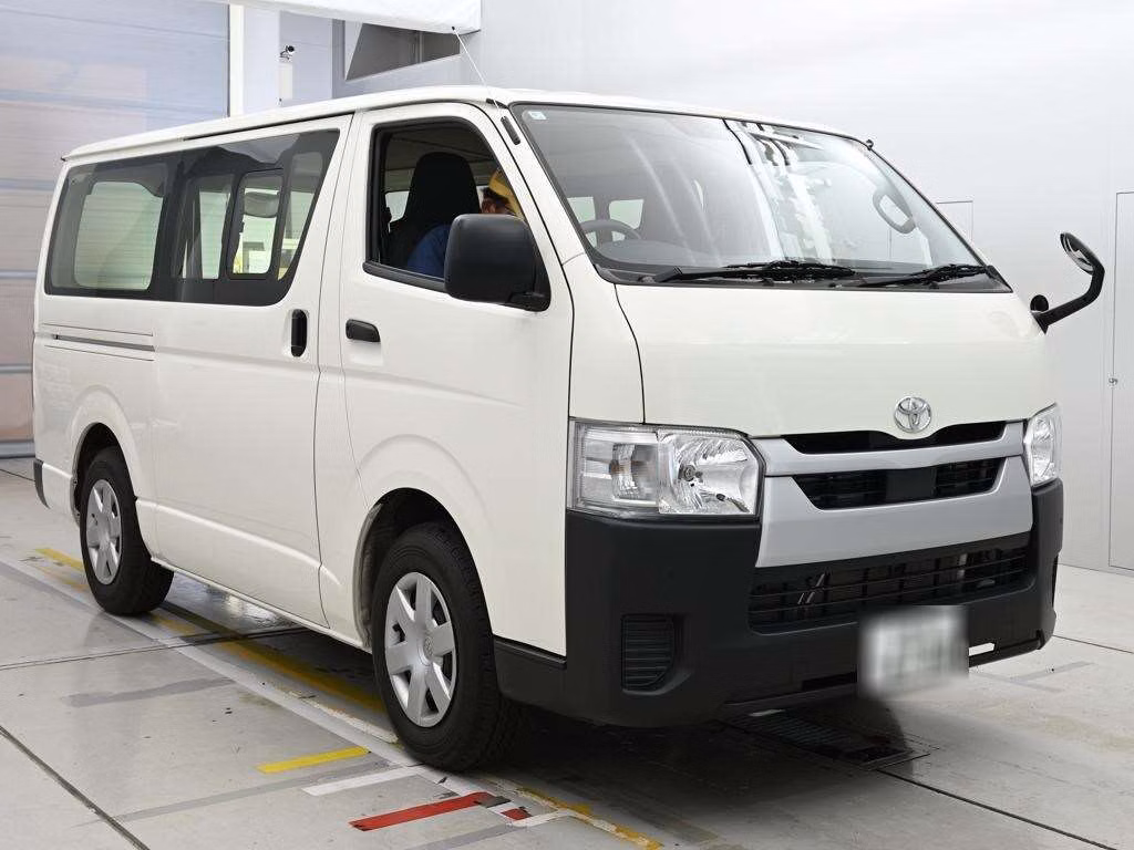 TOYOTA REGIUS ACE