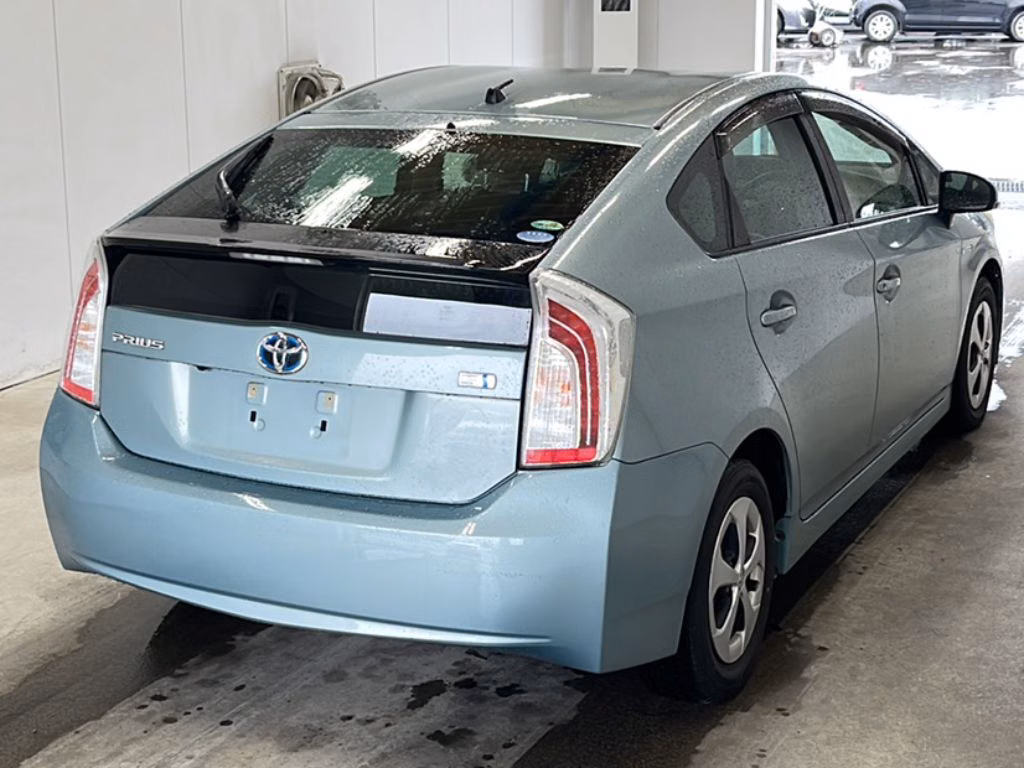 TOYOTA PRIUS