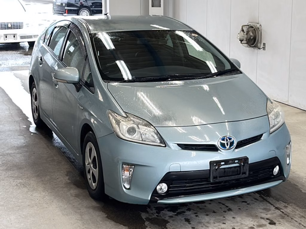 TOYOTA PRIUS