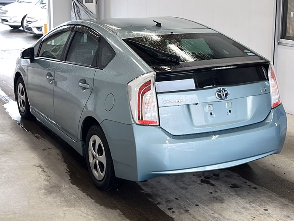 TOYOTA PRIUS