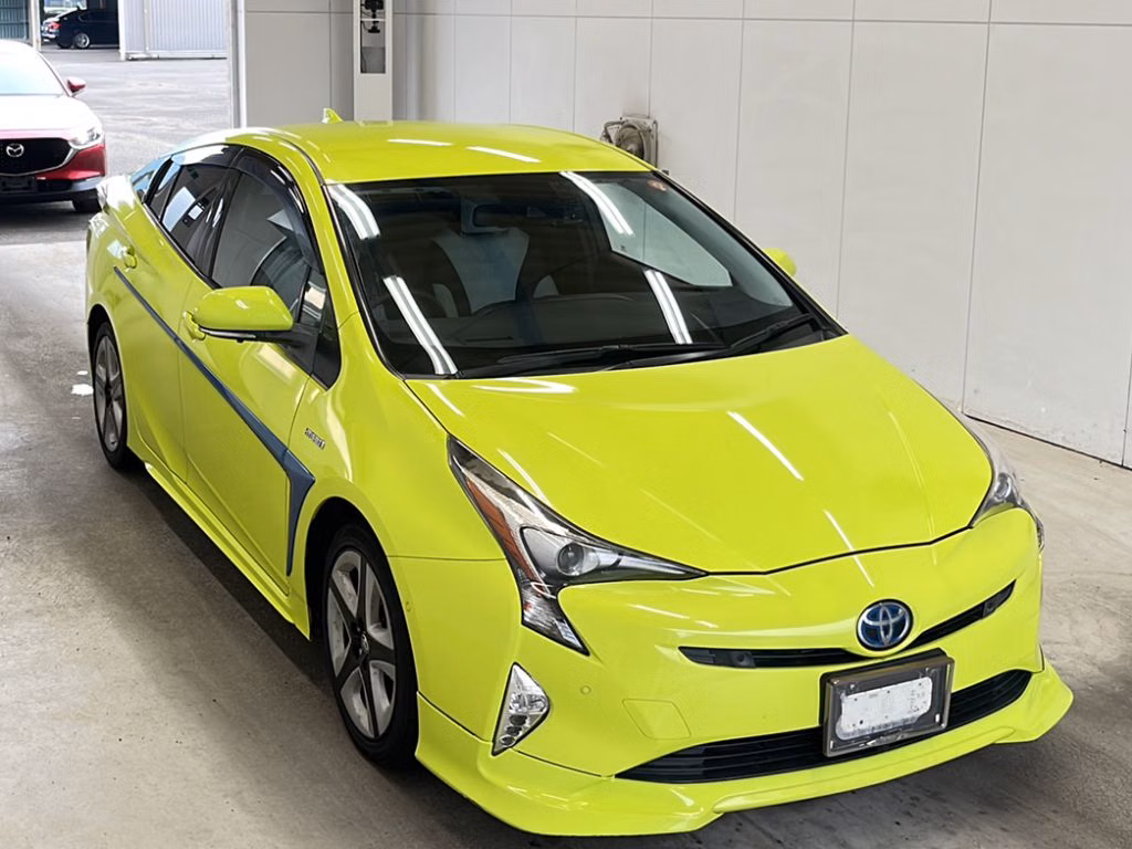 TOYOTA PRIUS