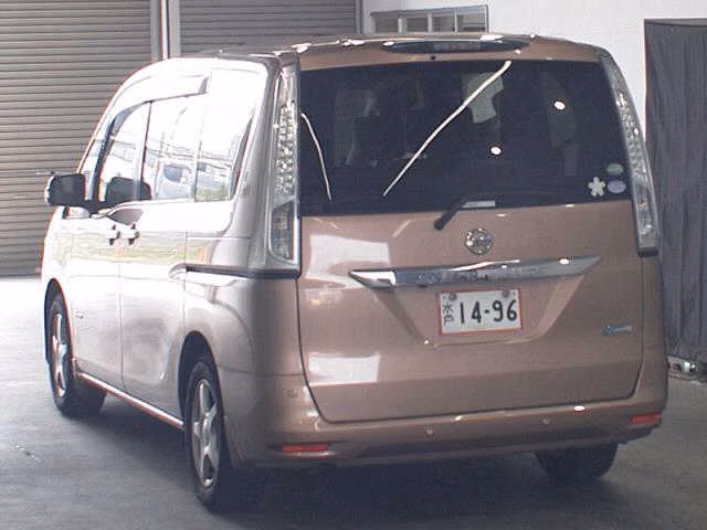 NISSAN SERENA