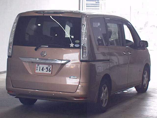 NISSAN SERENA