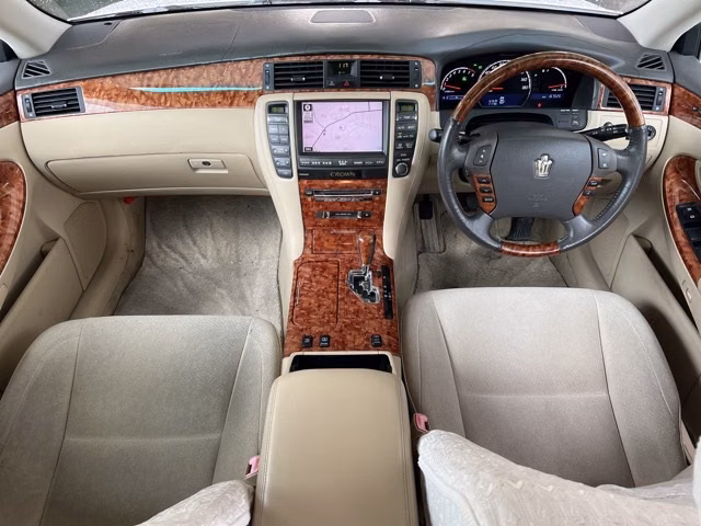 TOYOTA CROWN