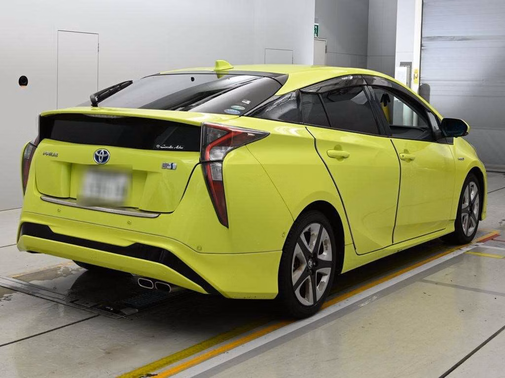 TOYOTA PRIUS