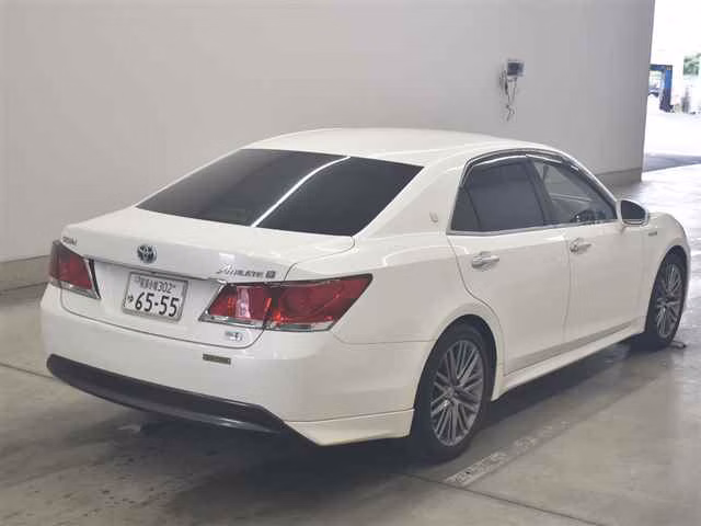TOYOTA CROWN