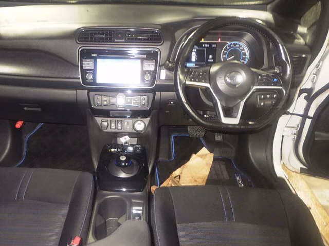NISSAN LEAF