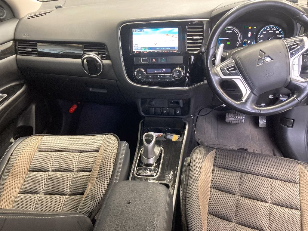 MITSUBISHI OUTLANDER
