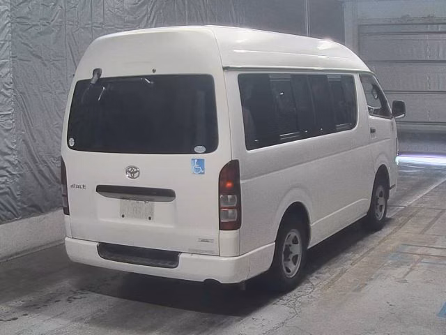 TOYOTA REGIUS ACE