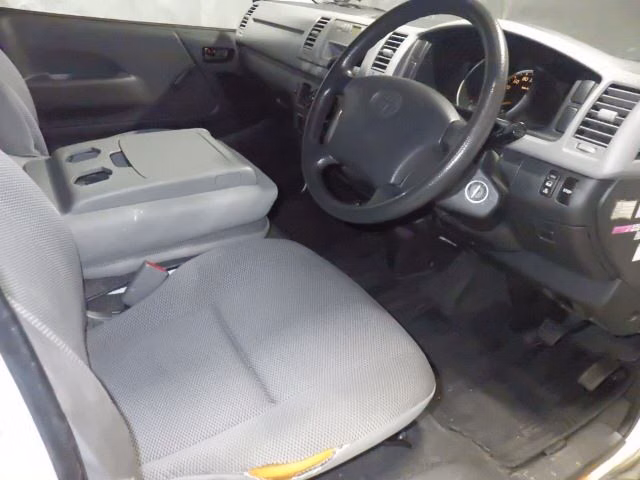 TOYOTA REGIUS ACE