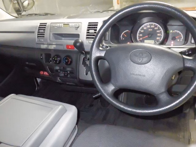 TOYOTA REGIUS ACE