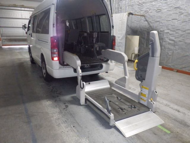 TOYOTA REGIUS ACE