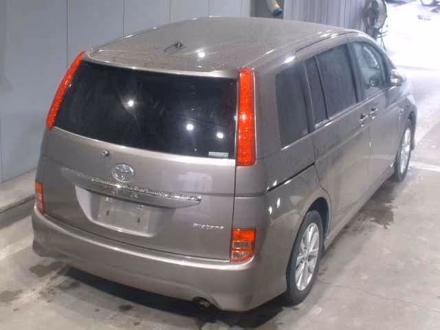 TOYOTA ISIS