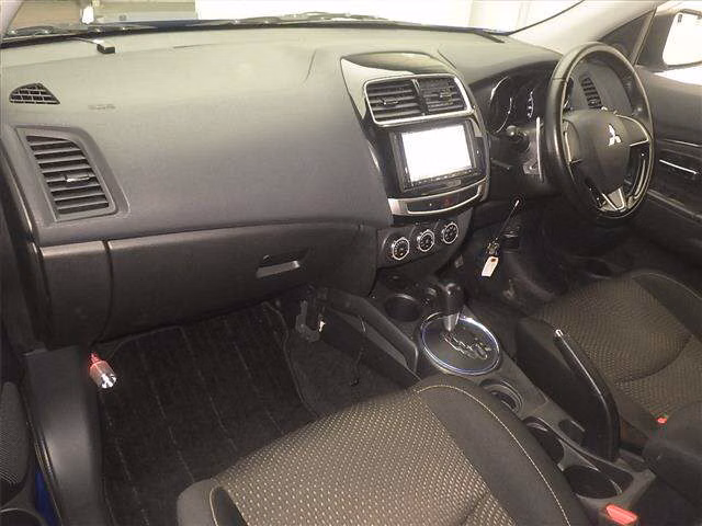 MITSUBISHI RVR