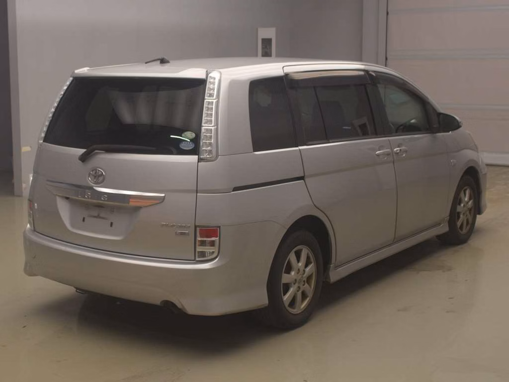 TOYOTA ISIS
