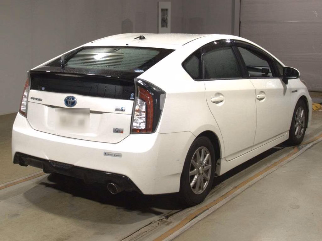 TOYOTA PRIUS
