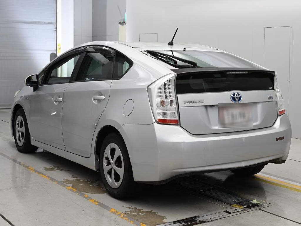 TOYOTA PRIUS