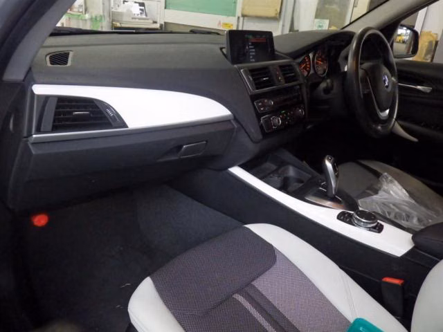 BMW 1-SERIES