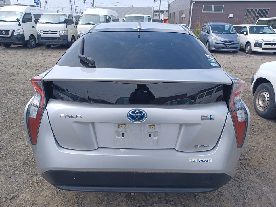TOYOTA PRIUS