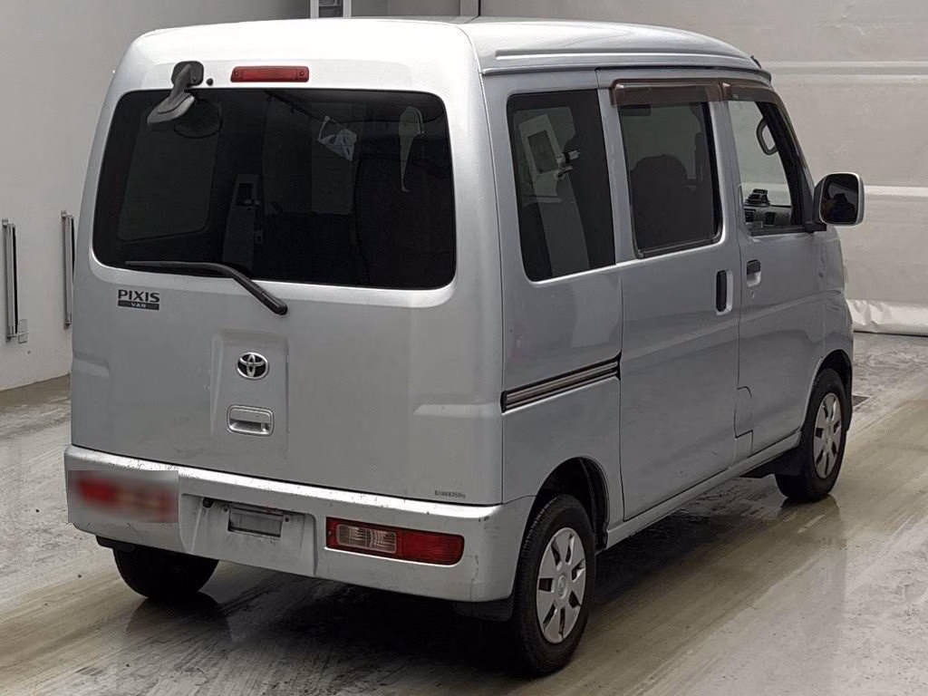 TOYOTA PIXIS VAN