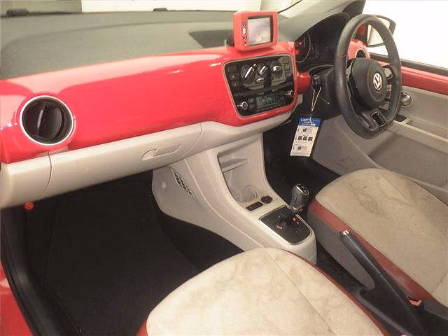 VOLKSWAGEN UP!