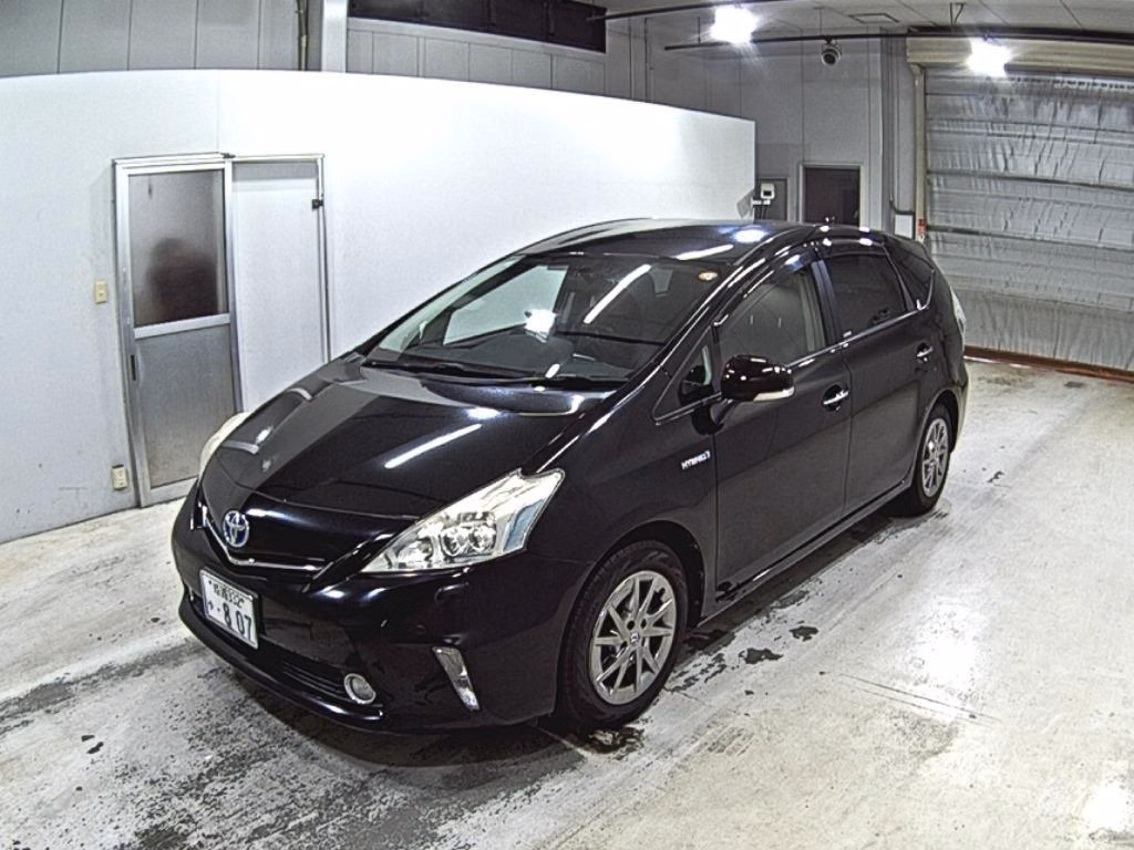 TOYOTA PRIUS ALPHA