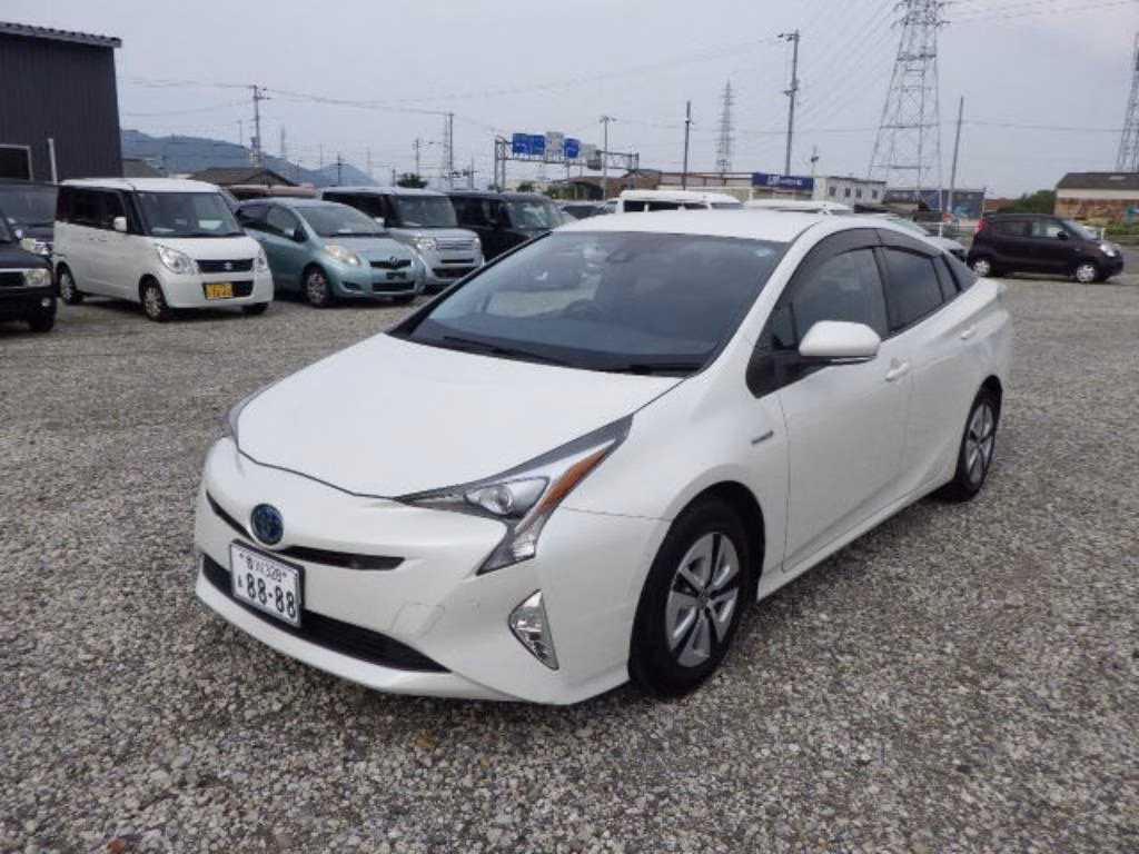 TOYOTA PRIUS